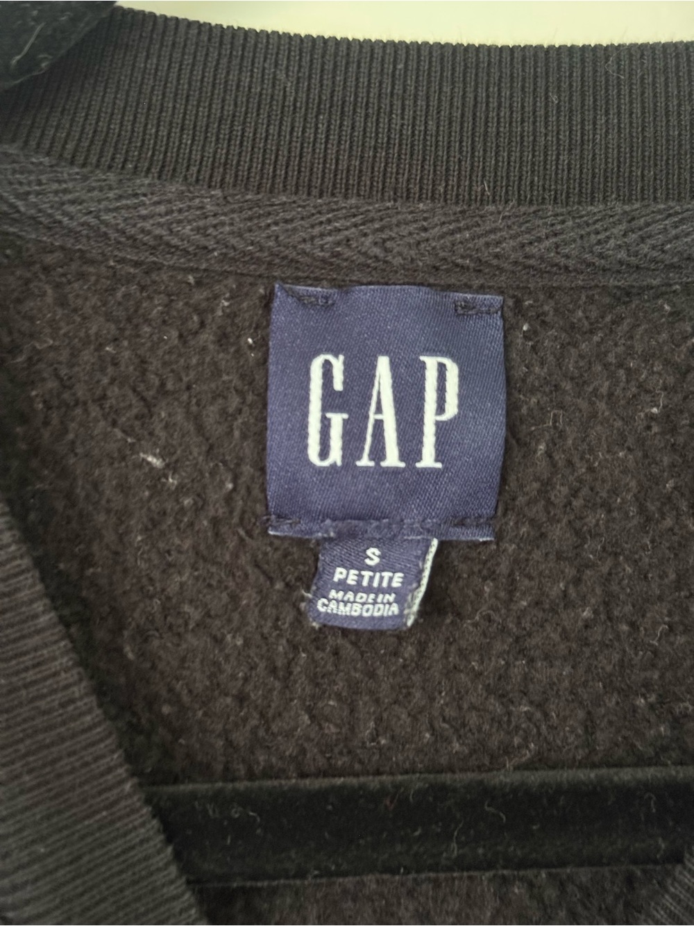 Gap Black Cropped Crewneck Sweater - Women - Picture 3 of 3